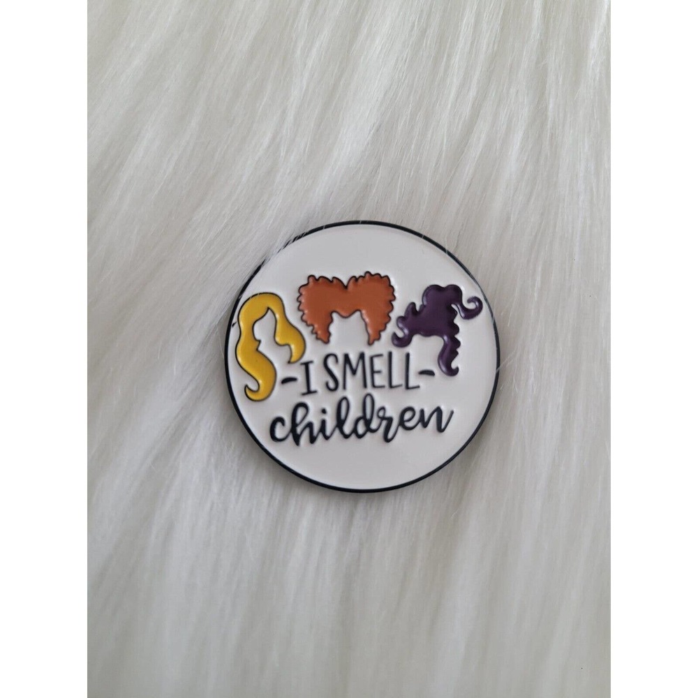 New In Packaging I Smell Children Hocus Pocus‎ Enamel Lapel Pin 1 Inch